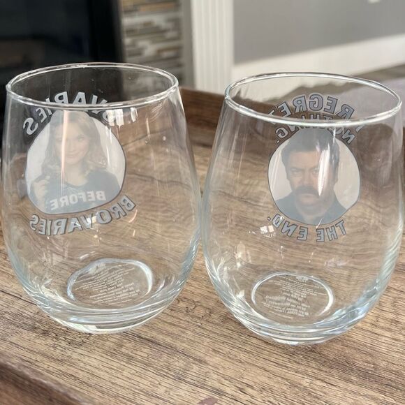 Parks and Recreation NBC Stemless Wine Glass Gift Set - Picture 7 of 8